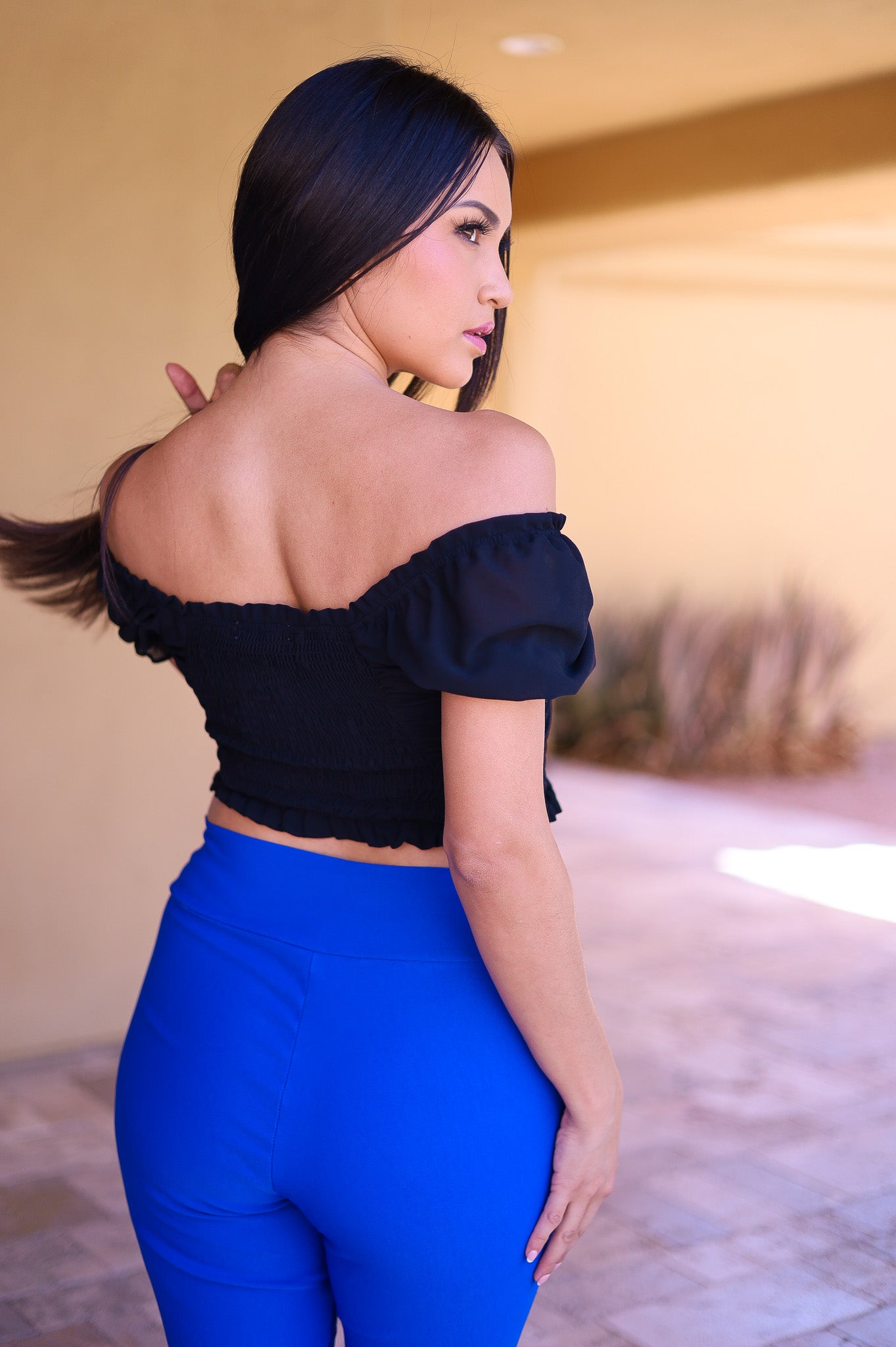Black - Jaripeo Off Shoulder Crop Top