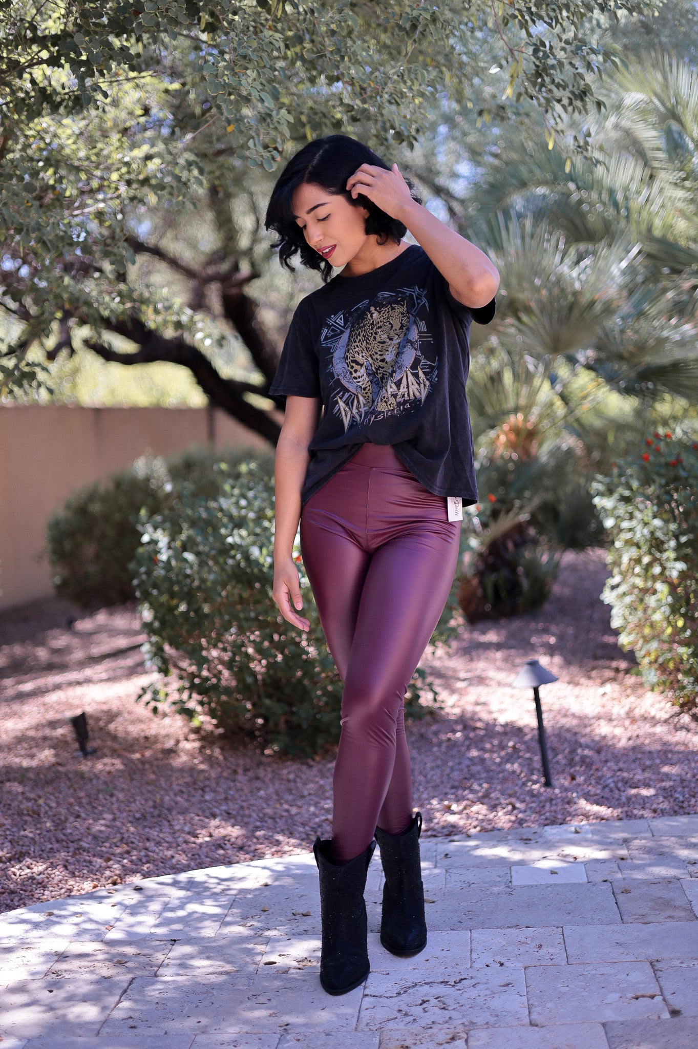 Def Leppard - Washed Black Graphic Band Tee